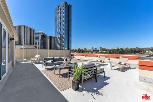 Building Photo - 9950 Durant Dr