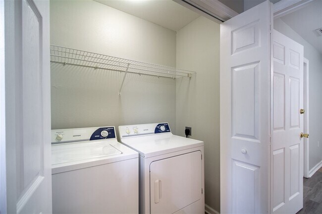Building Photo - 2738 W Tharpe St