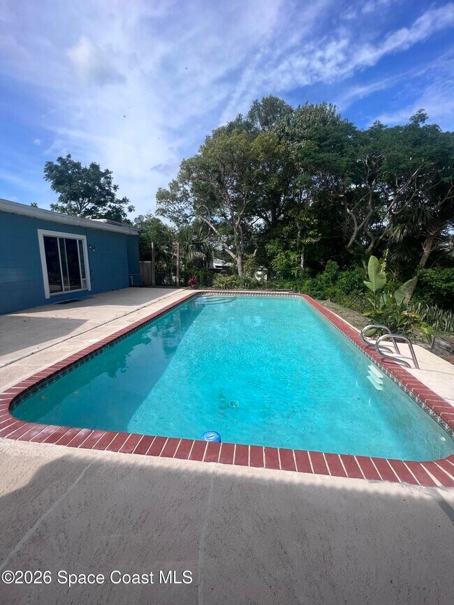 Building Photo - 1717 La Marche Dr