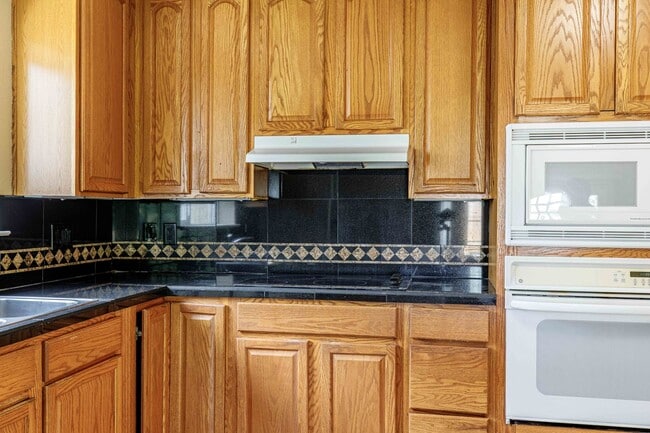 Building Photo - 3 bed 2 bath home for RENT in Stockton