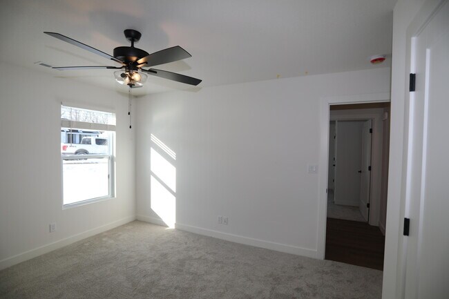 Building Photo - 4400 Kingston Heath Dr