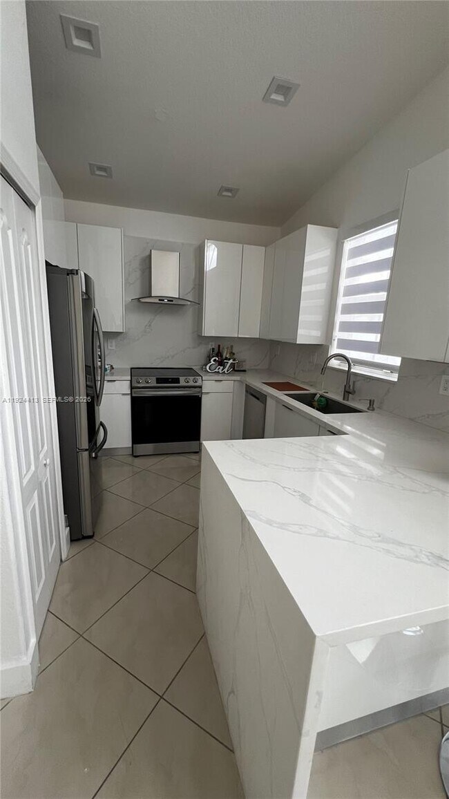 Building Photo - 15446 SW 23rd Ln