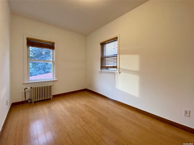 Building Photo - 53-56-56 72nd Pl