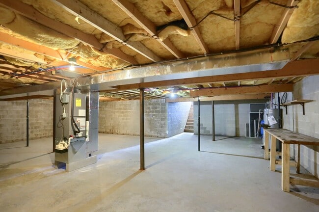 Building Photo - 4912 Follins Ct