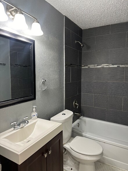 Building Photo - 311 Glamis Ave