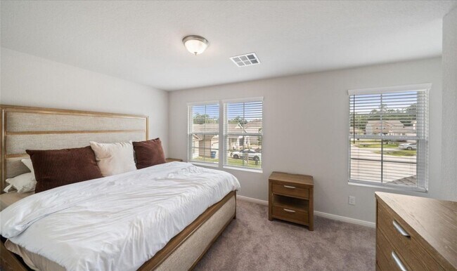 Building Photo - 2224 Cedar Vly Dr