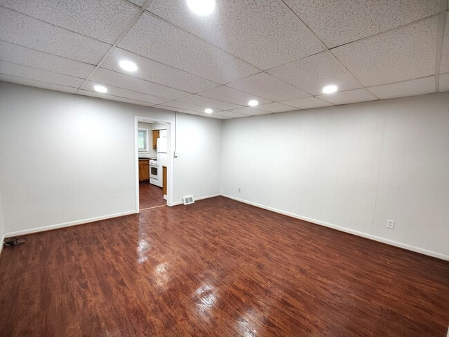 Building Photo - *Recently Updated 2BD/1.5BA Duplex Availab...