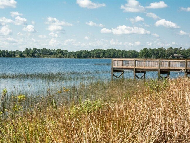 Building Photo - Home in WATERLEIGH Winter Garden!