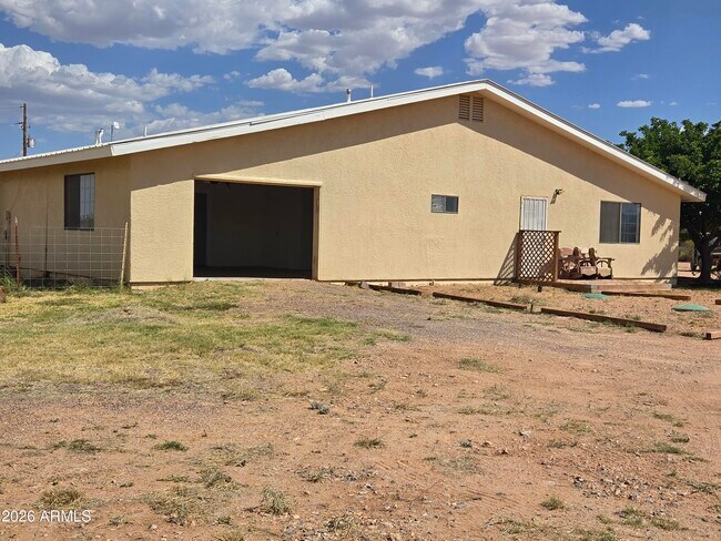 Building Photo - 11002 AZ-92