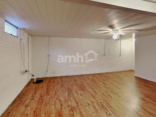 Building Photo - 328 Prairie Run Dr