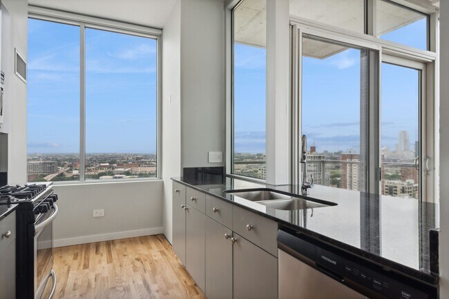 Building Photo - 1720 S Michigan Ave