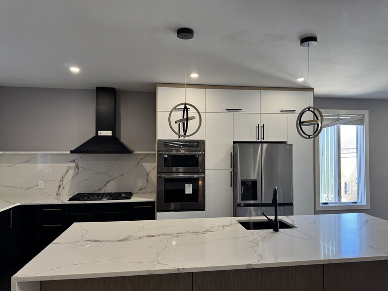 Building Photo - 3116 Dobson St