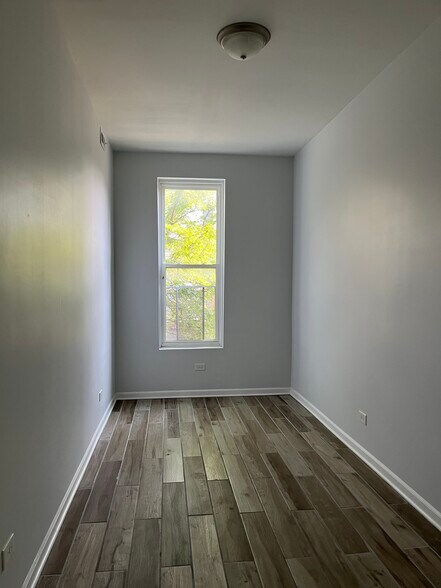 Bedroom 2 View to Street - 1527 W 18th St