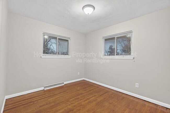 Building Photo - 2403 Gardner Dr