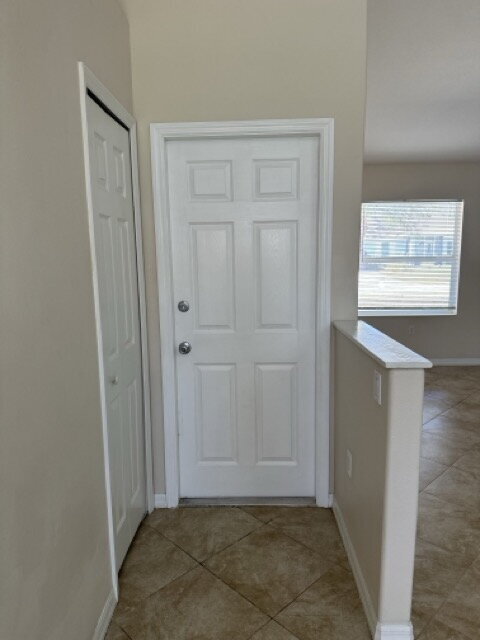 Building Photo - Spacious 2-Bed, 2-Bath Home in Venice with...