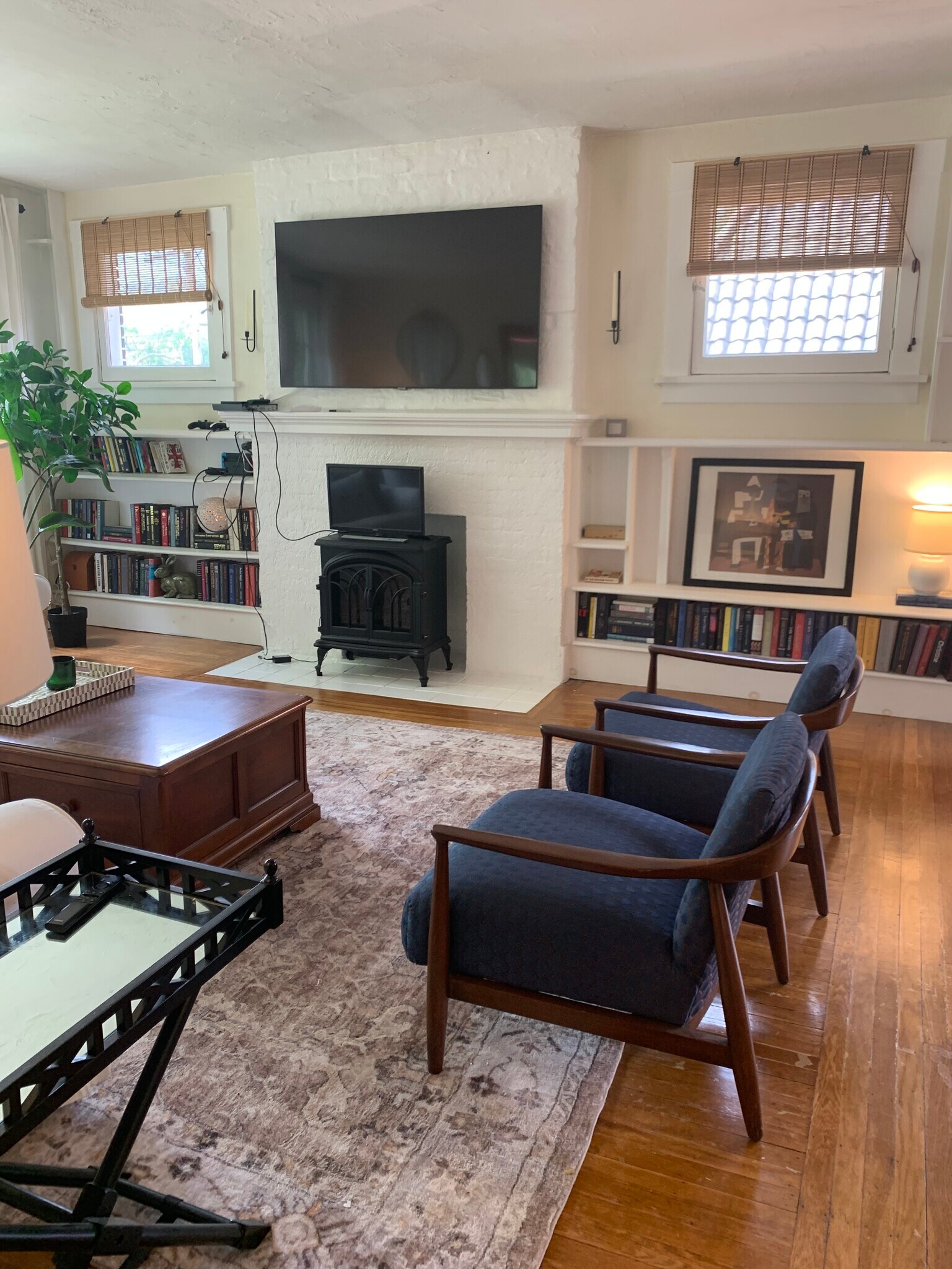 Building Photo - 5535 Wellesley Ave