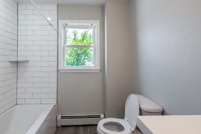 Building Photo - 9 Veto St