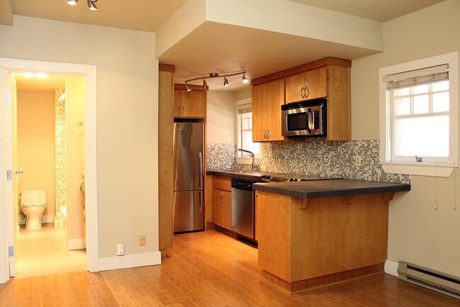 Building Photo - 1829 NW Lovejoy St