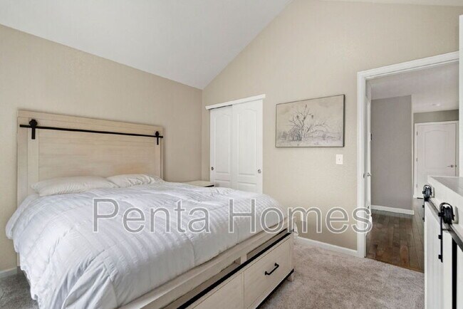 Building Photo - 4635 Hahns Peak Dr