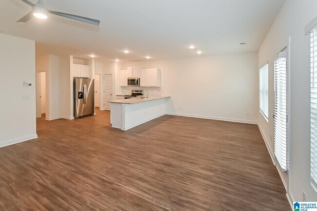 Building Photo - 136 The Heights Dr