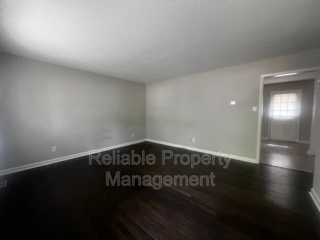 Building Photo - 511 Buck Branch Dr