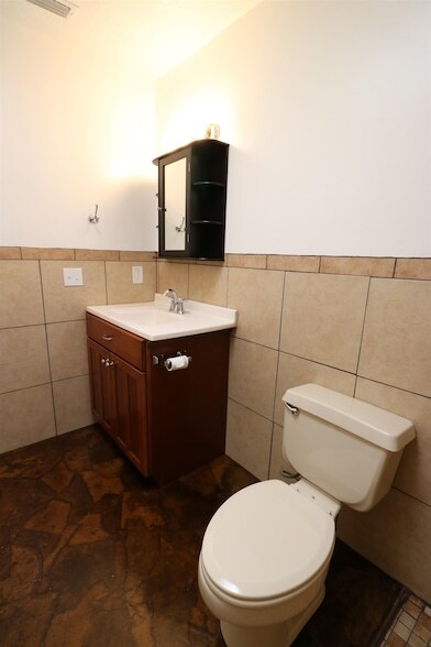 Building Photo - 4225 Oak Ln