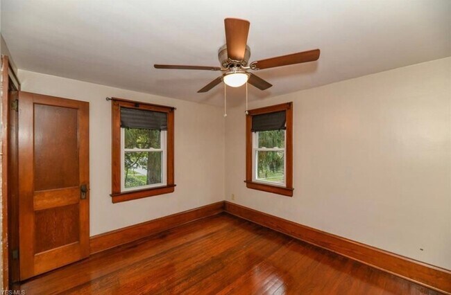 Building Photo - Beautiful home for lease