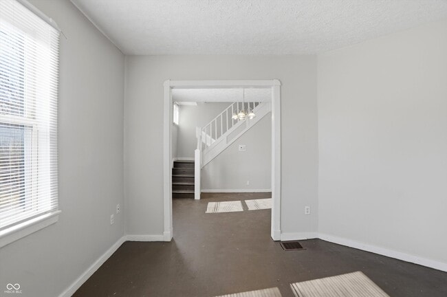 Building Photo - 510 N Beville Ave