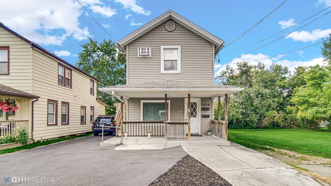 Primary Photo - 1215 S State St