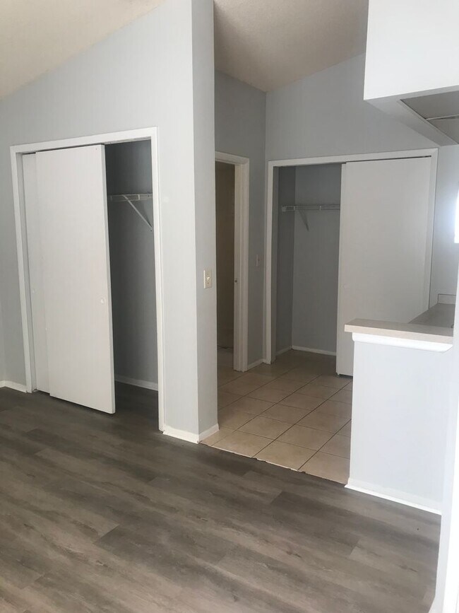 Building Photo - 7814SBC(100)