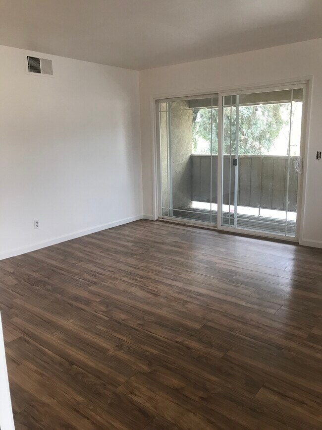 Building Photo - 10912 Rincon St