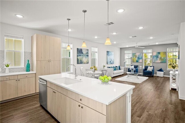 Building Photo - 2624 Metcalfe Rd