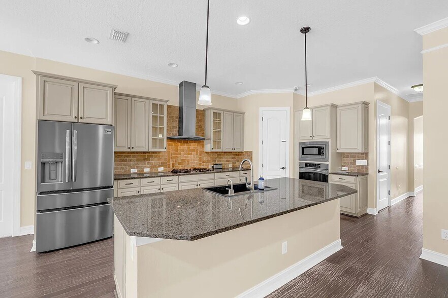 Building Photo - 7231 Sangalla Dr
