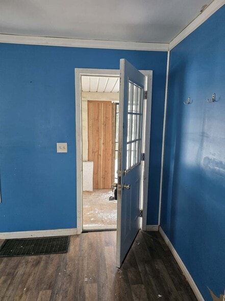 Building Photo - 1180 E Mueller Ave