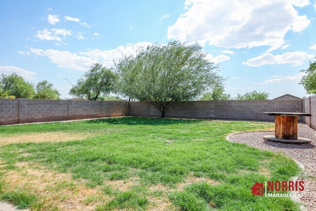 Building Photo - Beautiful Large Home in Casa Grande