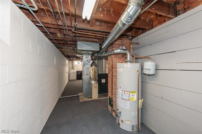 Building Photo - 23915 Glenhill Dr