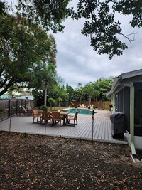 Building Photo - Pool home in Historic Tarpon Springs