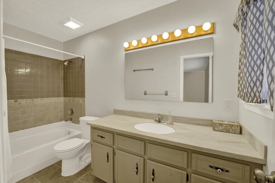 Building Photo - 7525 Melody Ln