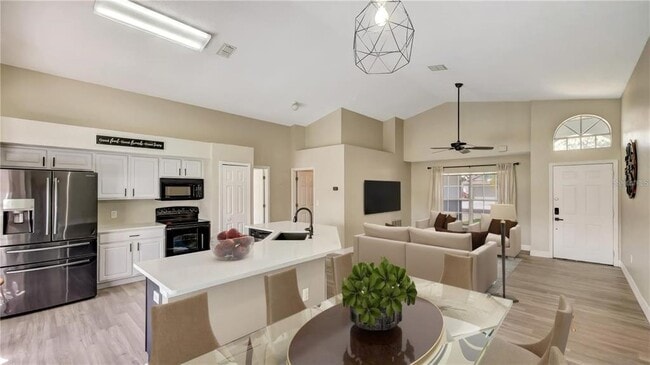 Building Photo - 1445 Sophie Way