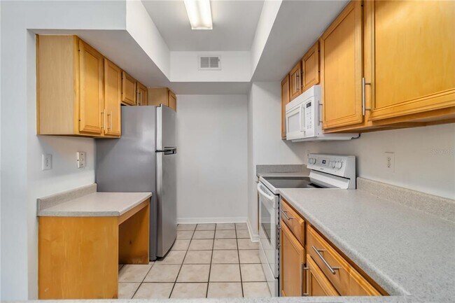 Building Photo - 1010 Villagio Cir