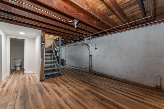 Building Photo - 4 Lingert Ave