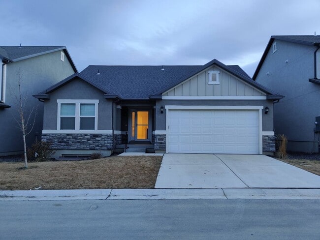 Primary Photo - Large Lehi Home Now Available!