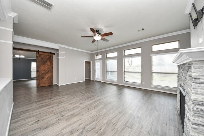 Building Photo - 2009 Amado Ln