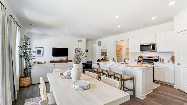 Building Photo - 406 Emily Dr