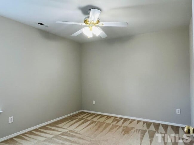 Building Photo - 4 Bedroom Single Family House in Morrisville RTP