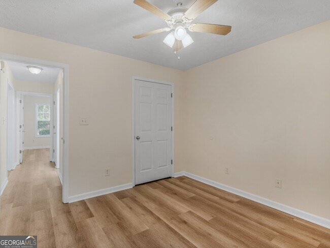 Building Photo - 520 Butler Bridge Dr