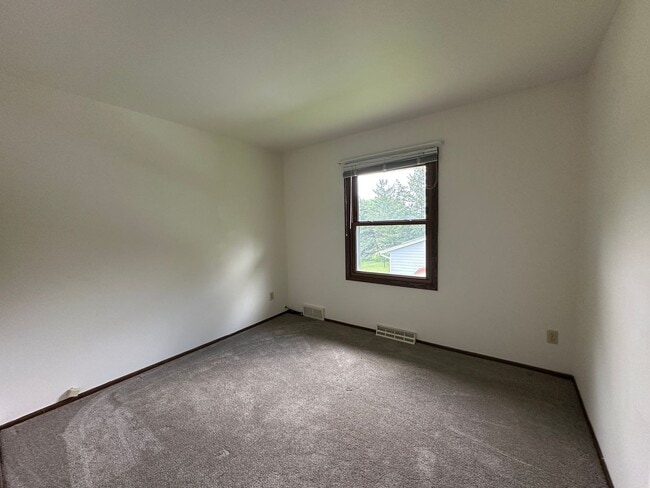 Building Photo - 3BD Townhome in Hartridge