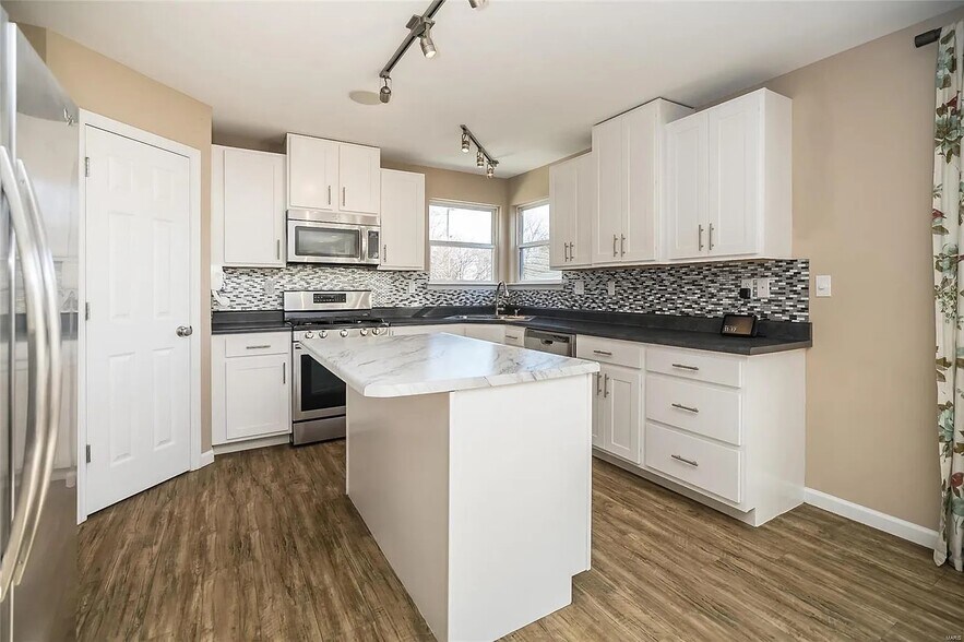 Building Photo - 1304 Mason Grove Dr