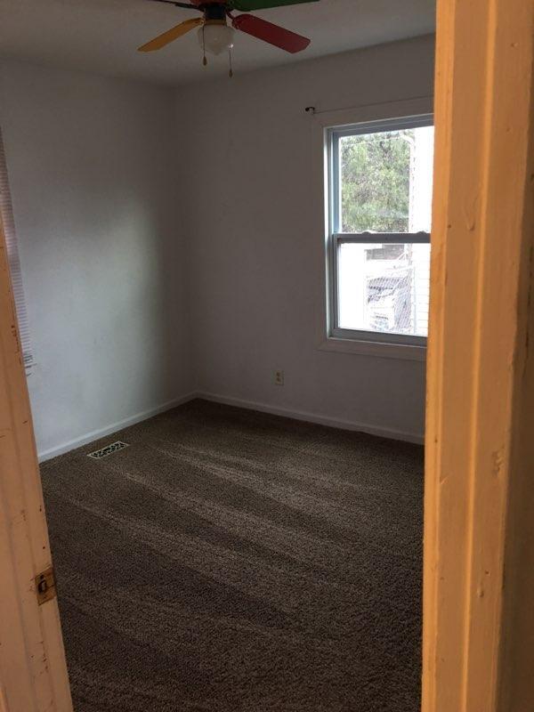 Building Photo - 950 N Old Manor Rd