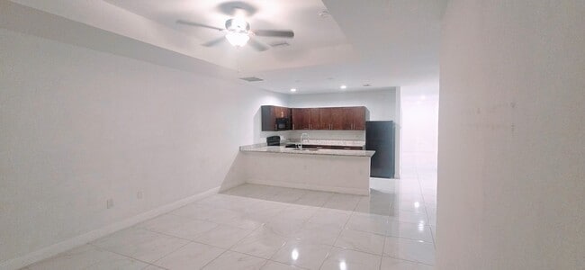 Building Photo - MUST SEE -2/2/1+OPEN DEN-DUPLEX IN GREENBR...